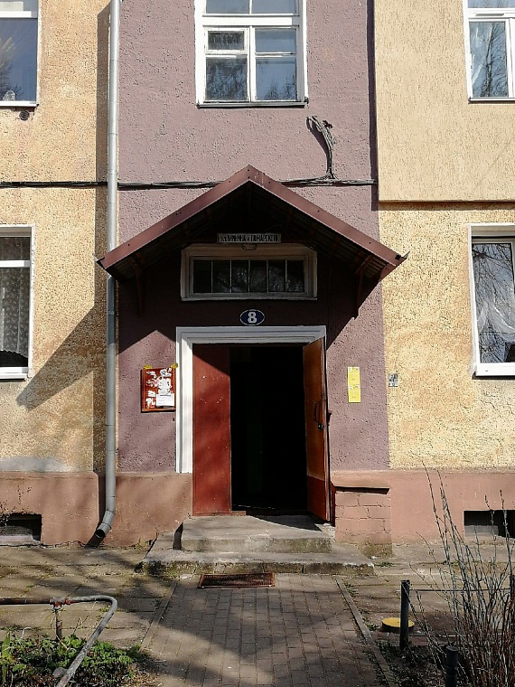 Старые советские хрущевки выглядят аккуратными