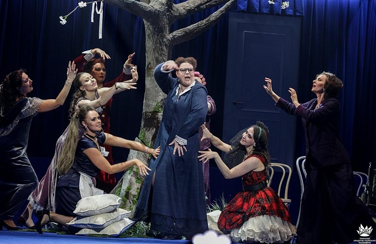 Афиша на уик-энд: поэтический вечер, армянский дудук и русские царицы