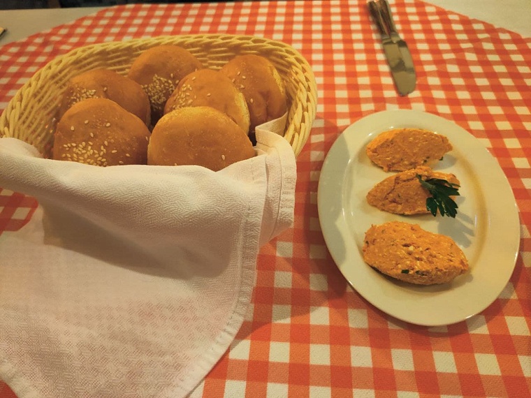 Чорба и плескавица. Чем удивляет сербская кухня в Тюмени