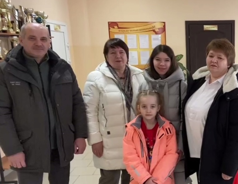 В поселке Богандинском проголосовала династия учителей