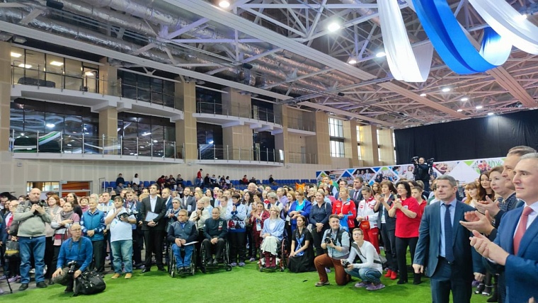 Александр Моор поприветствовал участников форума-выставки #возМОЖНОсти