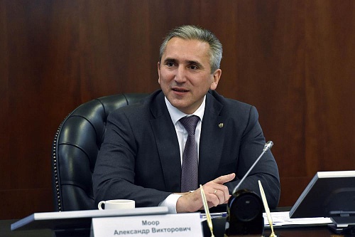 Александр Моор вошел в ТОП-3 медиарейтинга среди губернаторов УФО