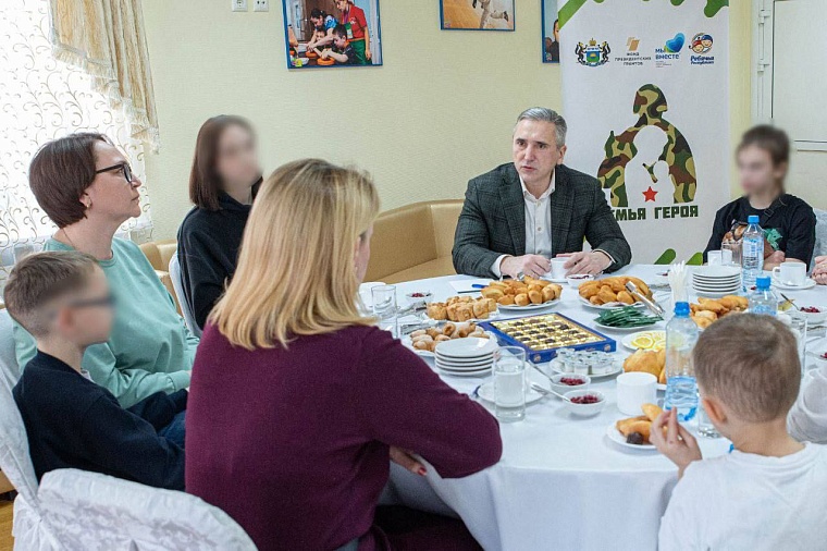 Александр Моор заверил, что семьям погибших героев СВО будет оказана всемерная поддержка