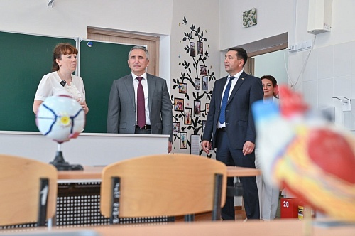 Александр Моор: В этом учебном году в школы Тюменской области пойдет четверть миллиона учеников