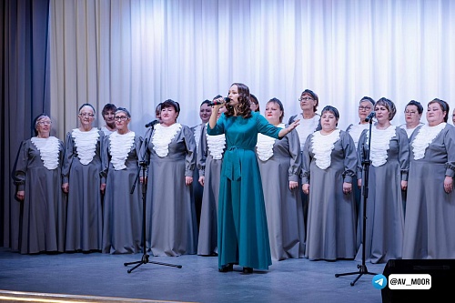 В Тобольском районе губернатор Александр Моор поздравил жителей Загваздина с открытием сельского клуба