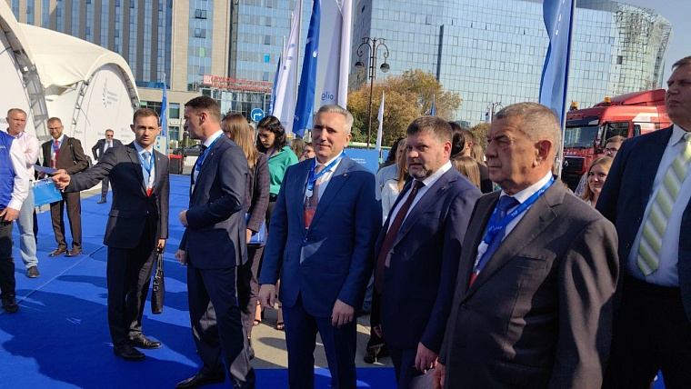 Губернатор Александр Моор участвует в открытии промышленно-энергетического форума TNF 2023