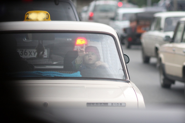 Эксперт: таксисты-мигранты дискредитируют власти Тюменской области