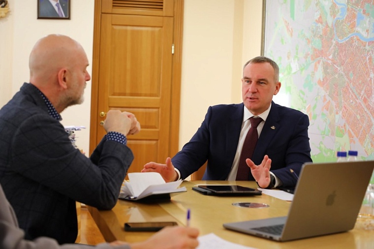 Руслан Кухарук - на третьем месте в медиарейтинге среди первых лиц столиц УрФО