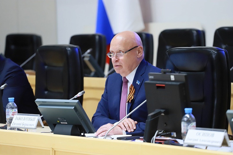 В медиарейтинге УФО председатель Тюменской гордумы лидирует среди коллег