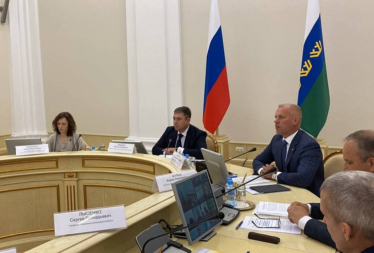 В Тюмени замминистра сельского хозяйства Максим Увайдов проводит совещание по ветеринарии