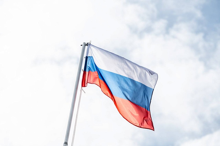Губернатор Моор поздравил тюменцев с Днем России