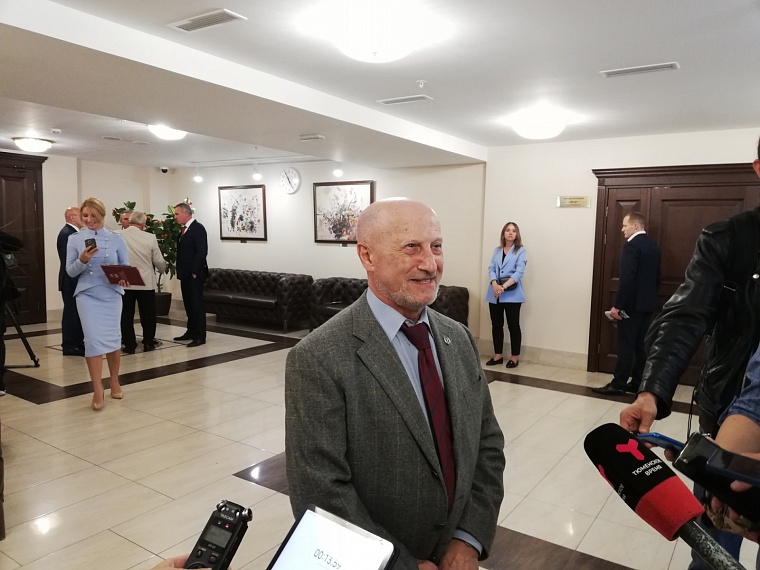 Евгений Колтун и Леонид Окунев получили знаки почётных граждан Тюмени