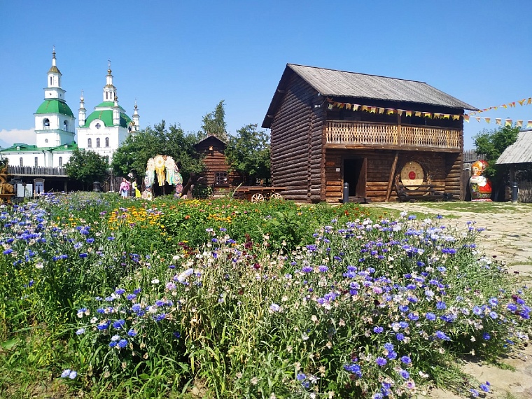 Александр Моор отправил "тайного покупателя" по спорткомплексам и ДК Тюменской области