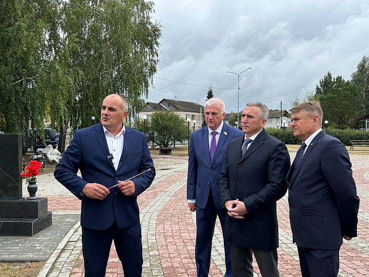 Александр Моор ознакомился с проектом парка воинской славы в Ярково