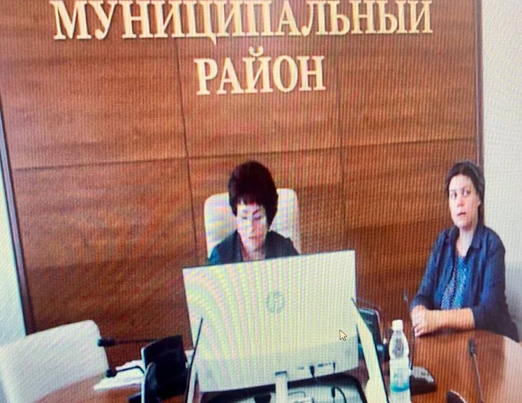 Александр Моор поддержал многодетные семьи Мавлюкаевых и Ивановых в решении их жилищных проблем