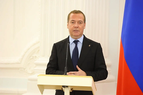 Председатель ЕР Медведев поручил фракции начать подготовку к ЕДГ