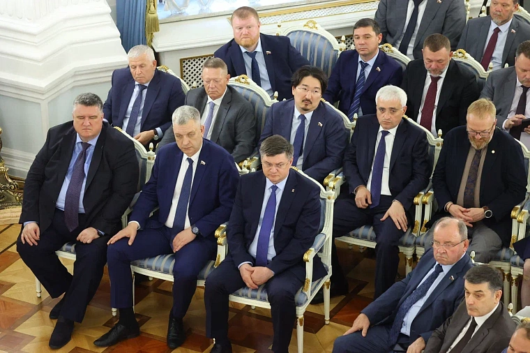 Председатель ЕР Медведев поручил фракции начать подготовку к ЕДГ