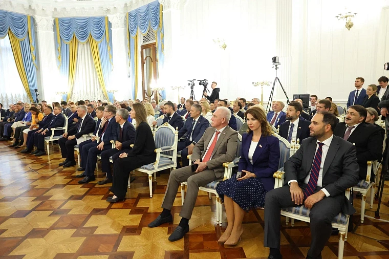 Председатель ЕР Медведев поручил фракции начать подготовку к ЕДГ