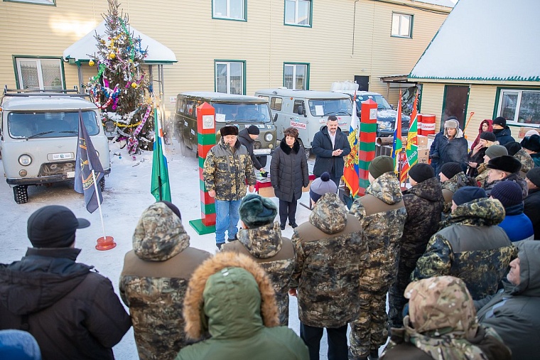 Председатель Тюменской гордумы Светлана Иванова приняла участие в отправке гуманитарного груза бойцам СВО