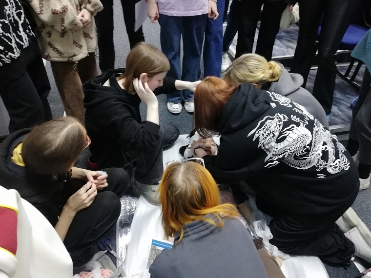 Депутат Тюменской гордумы Антон Терехин организовал обучение школьниц в рамках поручения президента