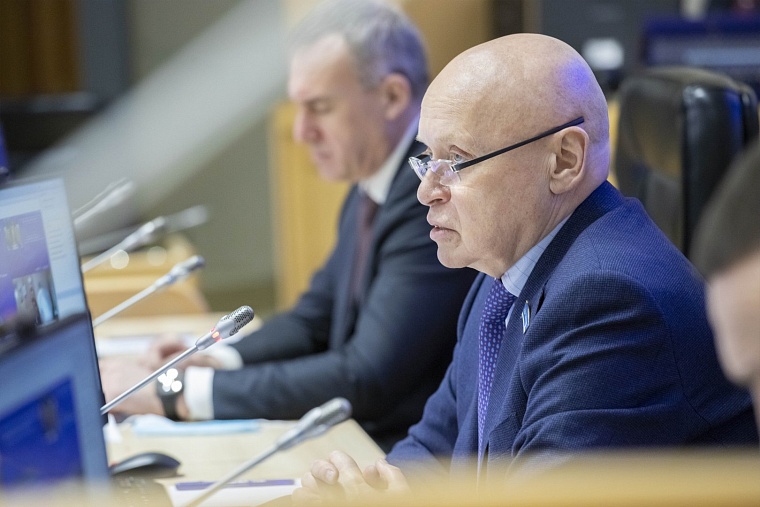 «Это серьёзная ответственность»: в гордуме утвердили авансирование подрядчиков