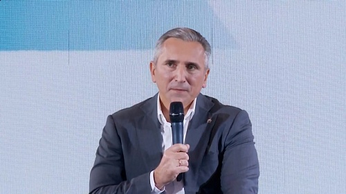 Туризм, программа "Сотрудничество", нефтесервис: губернатор Тюменской области дал ежегодную пресс-конференцию