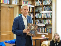 «Единая Россия» передаст на Донбасс литературу на русском языке