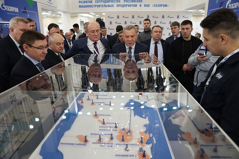 Владимир Якушев совершает рабочую поездку по Ямалу