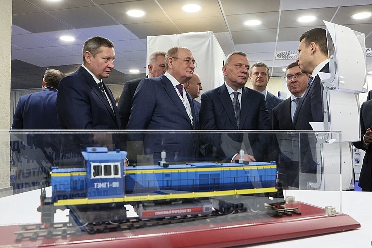 Владимир Якушев совершает рабочую поездку по Ямалу