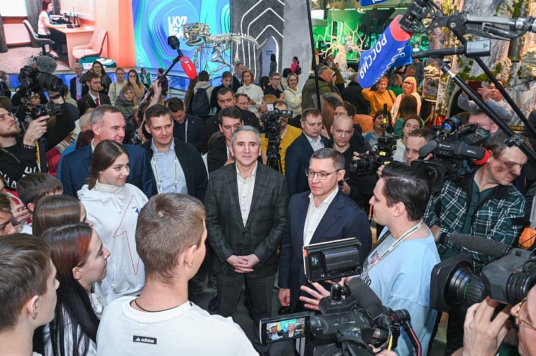 Сибирью прирастать будет: Александр Моор рассказал о вкладе Тюменской области в историю России