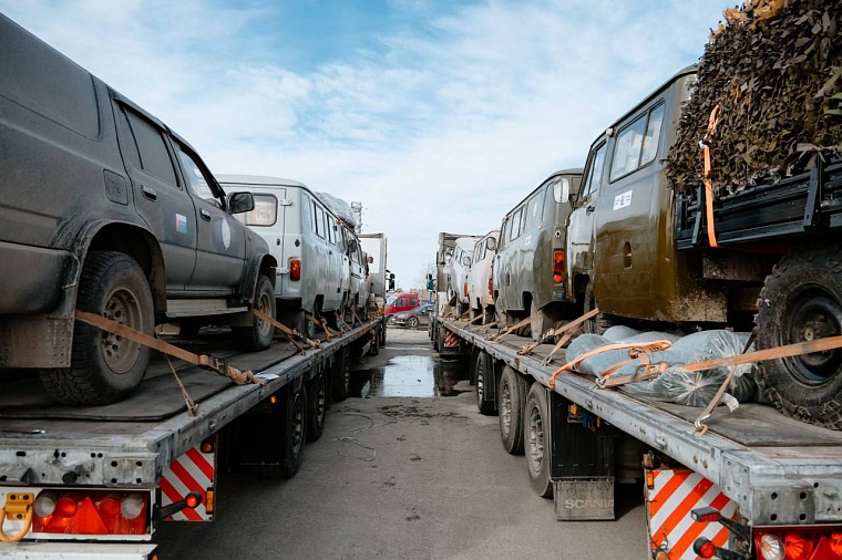 Александр Моор: Тюменская область передала для бойцов СВО и мирных жителей более 1000 тонн грузов