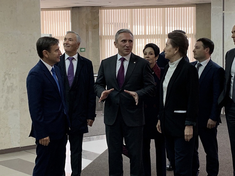 Губернатор Александр Моор участвует в торжествах, посвященных Дню работников нефтяной и газовой промышленности в Сургуте