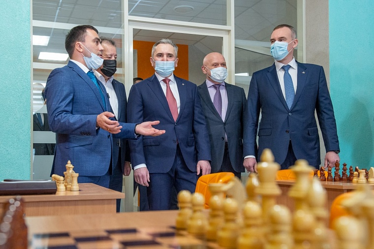 Евгений Заболотный пожелал новой 30-й школе сохранить традиции прежней