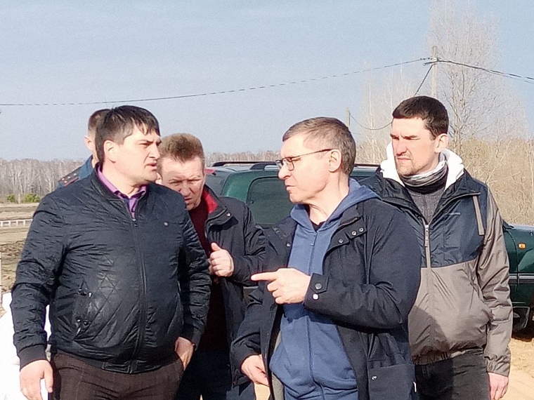 Полпред в УрФО оценил подготовку к паводку Упоровского района с вертолета