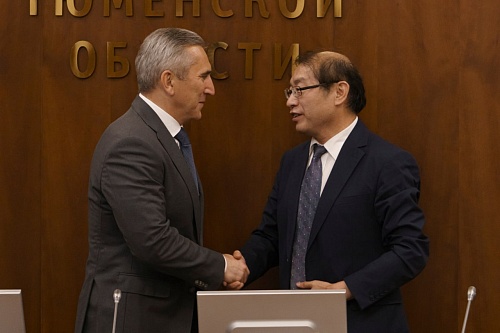 Александр Моор и Цуй Шаочунь обсудили перспективы сотрудничества Тюменской области и Китая