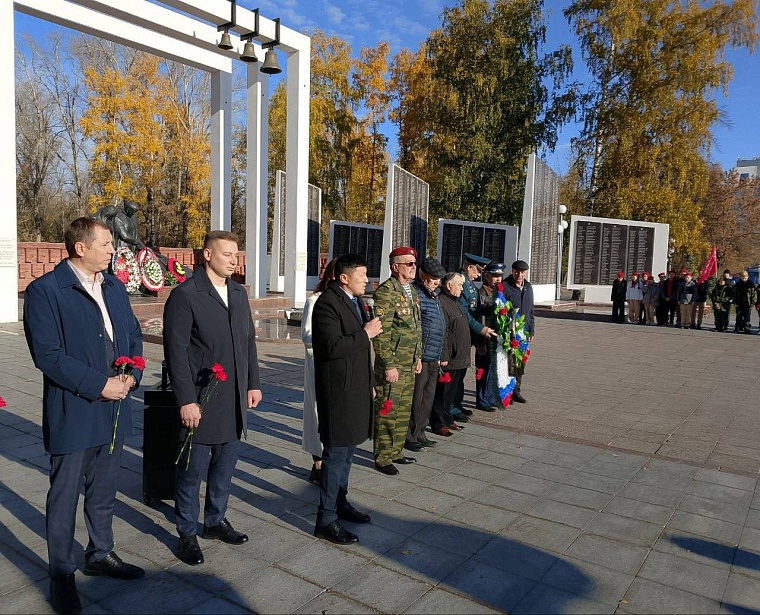 Даурен Елеманов продолжает стажировку в комитете по делам национальностей Тюменской области