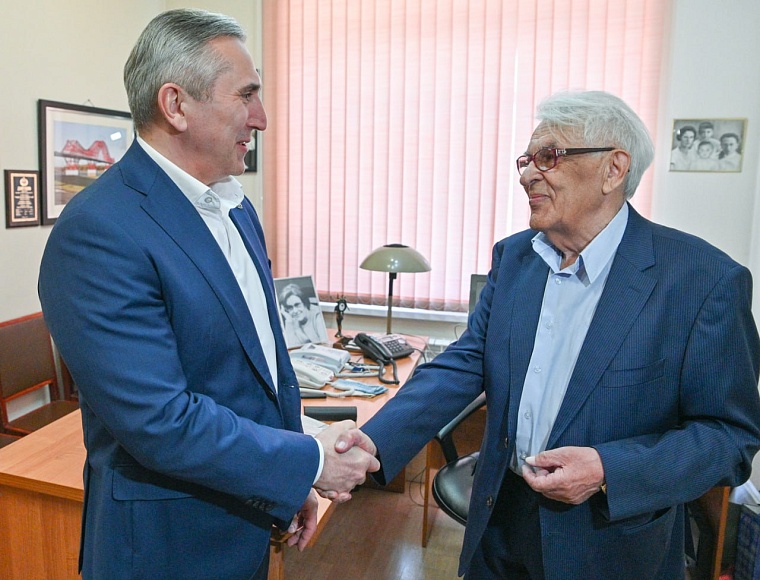 Александр Моор поздравил Рафаэля Гольдберга с 85-летием