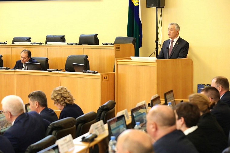 В Тюменской облдуме обсудили реализацию задач из послания президента и мероприятия Года семьи