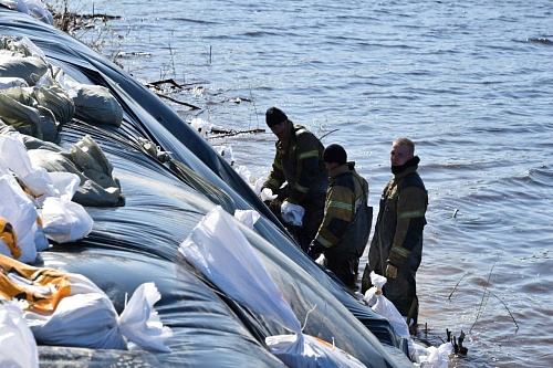 Александр Моор: Паводок в селе Большой Карагай достигнет максимума в ближайшие дни