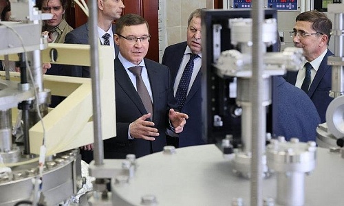 Владимир Якушев поставил задачу максимально сократить время внедрения научных разработок в жизнь