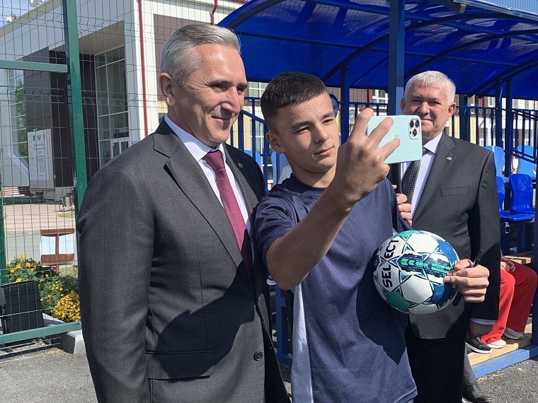 Александр Моор вошел в топ-20 самых цитируемых губернаторов России в соцсетях