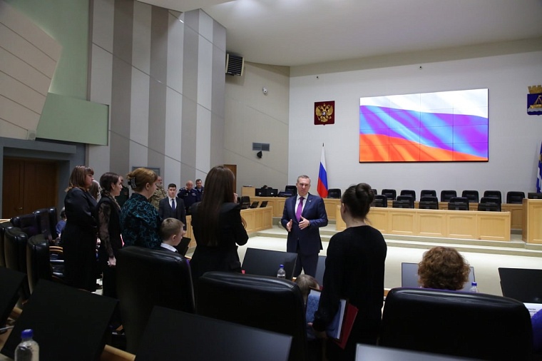 В администрации Тюмени передали награды родным погибших на СВО военнослужащих