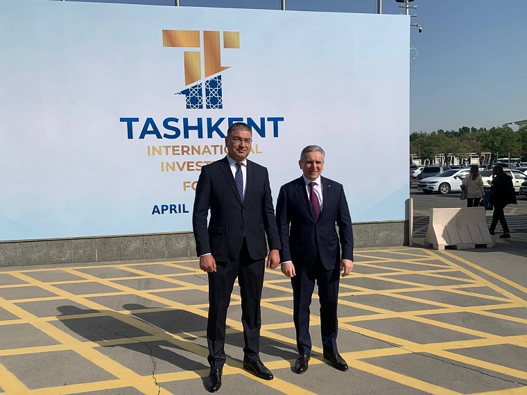 Александр Моор сегодня работает в Узбекистане