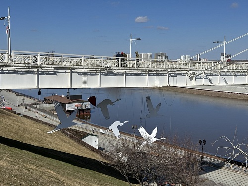 Под мостом Влюбленных в Тюмени появятся 60 журавлей