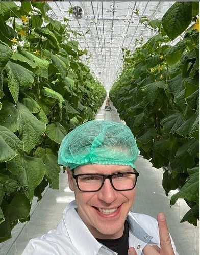 Сын губернатора Приморья обещает завалить полки магазинов свежими огурцами