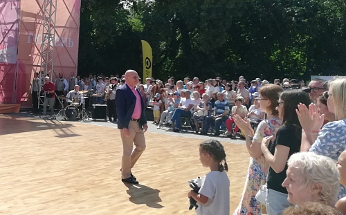 Председатель гордумы Евгений Заболотный пожелал тюменцам с пользой провести День города