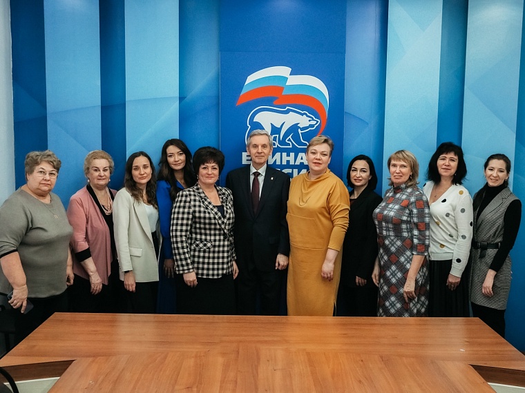 Новый проект объединит тюменских женщин, которым нужна помощь, и женщин, которые могут помочь