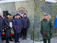Мемориальную доску в Тюмени посвятили герою СВО Григорию Турубарову