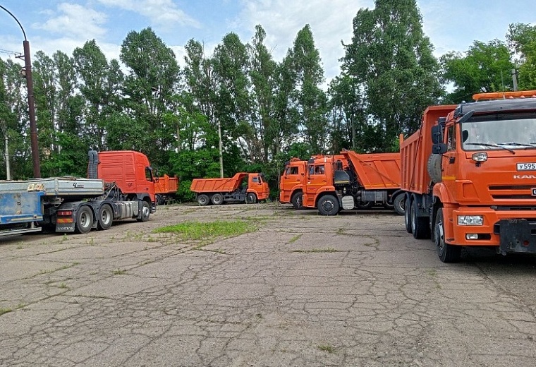 В Краснодон прибыла дорожная техника.