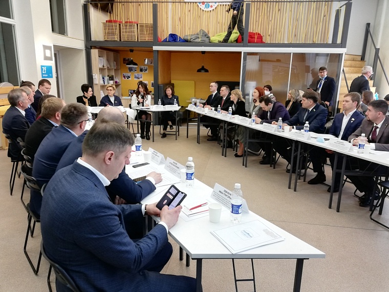 «На кону качество жизни и здоровье тюменцев»: депутаты облдумы оценили развитие медицинских ИТ-технологий